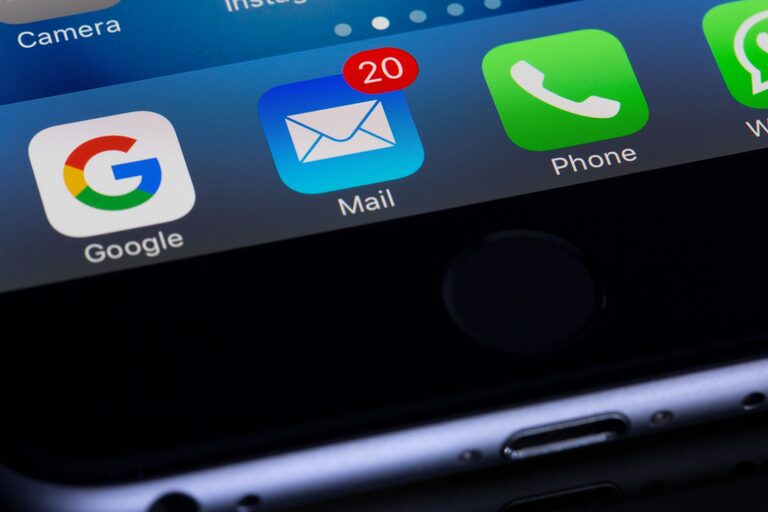 How to Declutter Your Email Inbox Without Losing Important Messages
